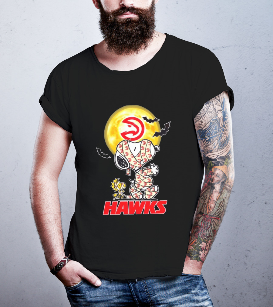 Atlanta Hawks Snoopy Woodstock Mummy Halloween Moon Bats T-Shirt