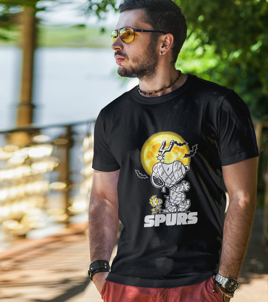 San Antonio Spurs Snoopy Woodstock Halloween Mummy Cosplay T-Shirt
