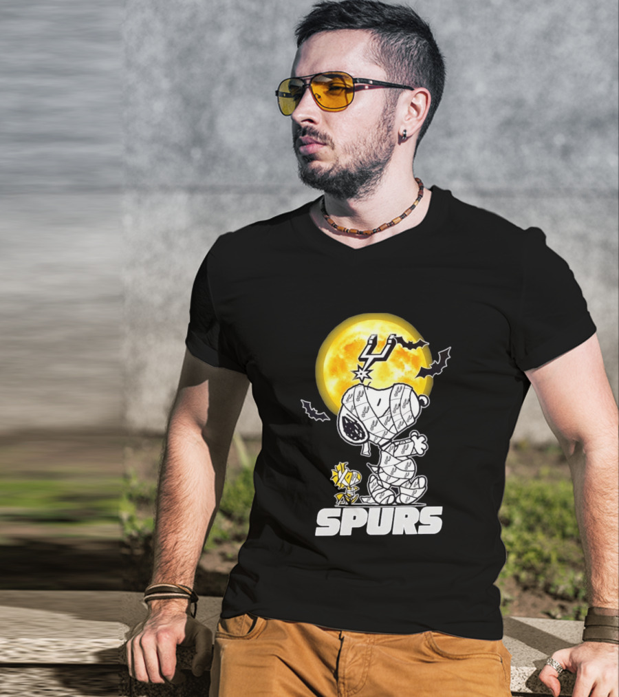 San Antonio Spurs Snoopy Woodstock Halloween Mummy Cosplay T-Shirt