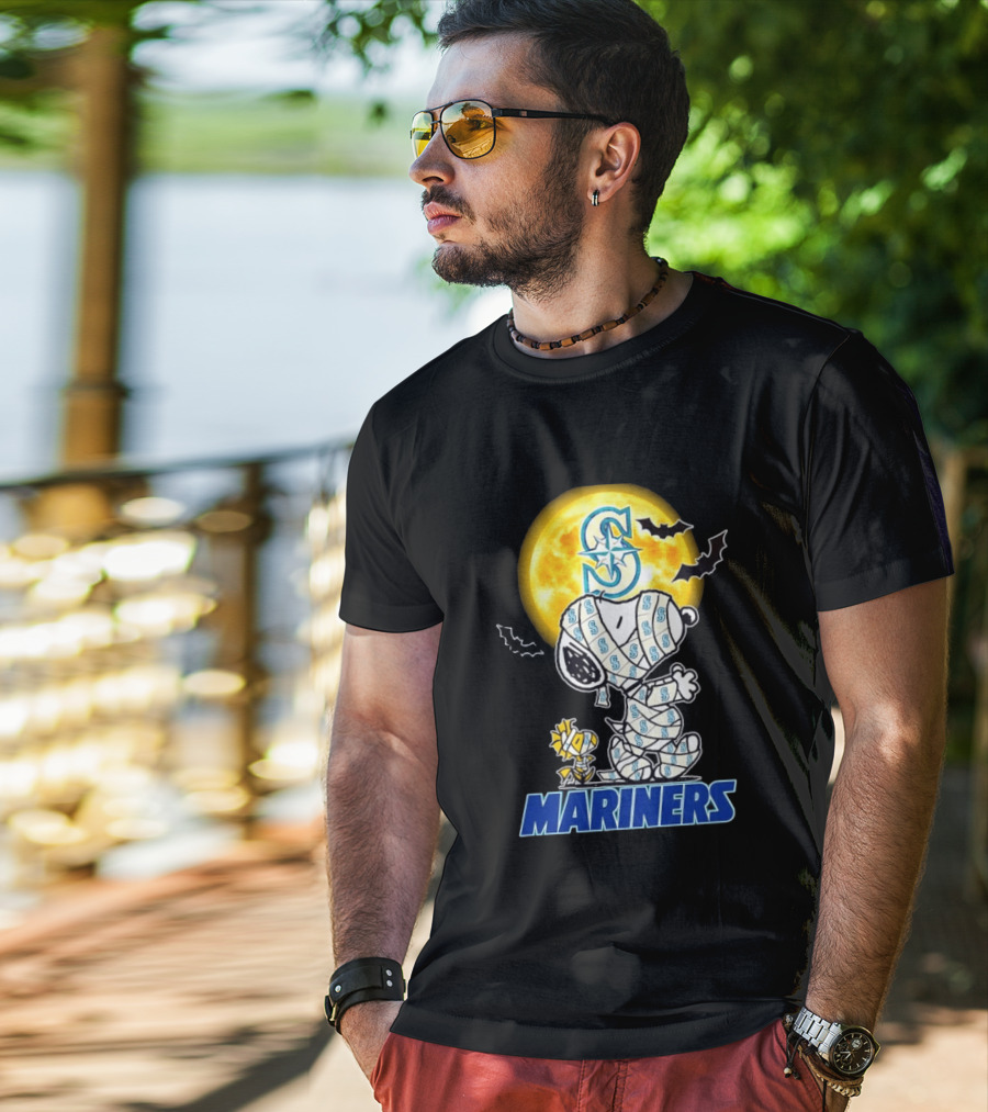 Seattle Mariners Snoopy Woodstock Halloween Mummy Cosplay Full Moon Bats T-Shirt