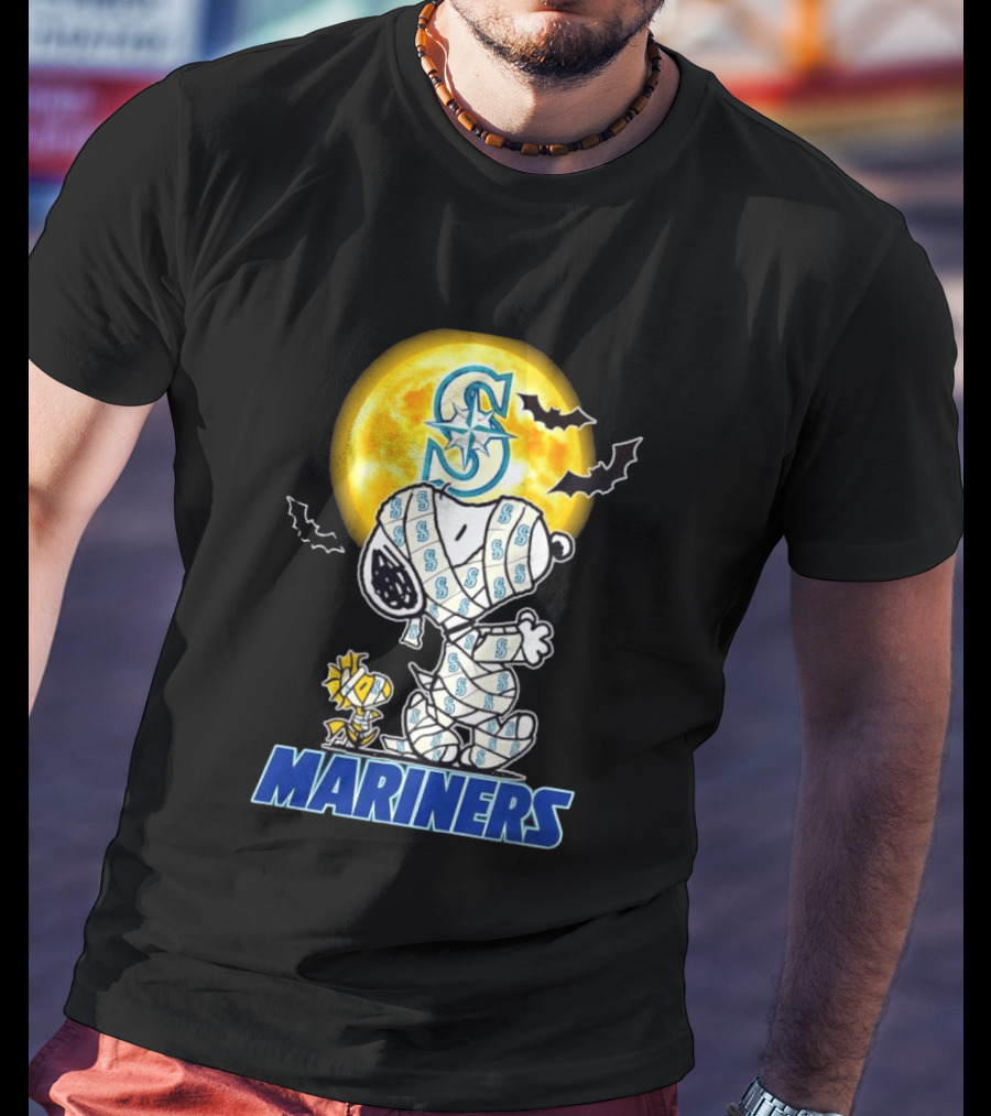 Seattle Mariners Snoopy Woodstock Halloween Mummy Cosplay Full Moon Bats T-Shirt