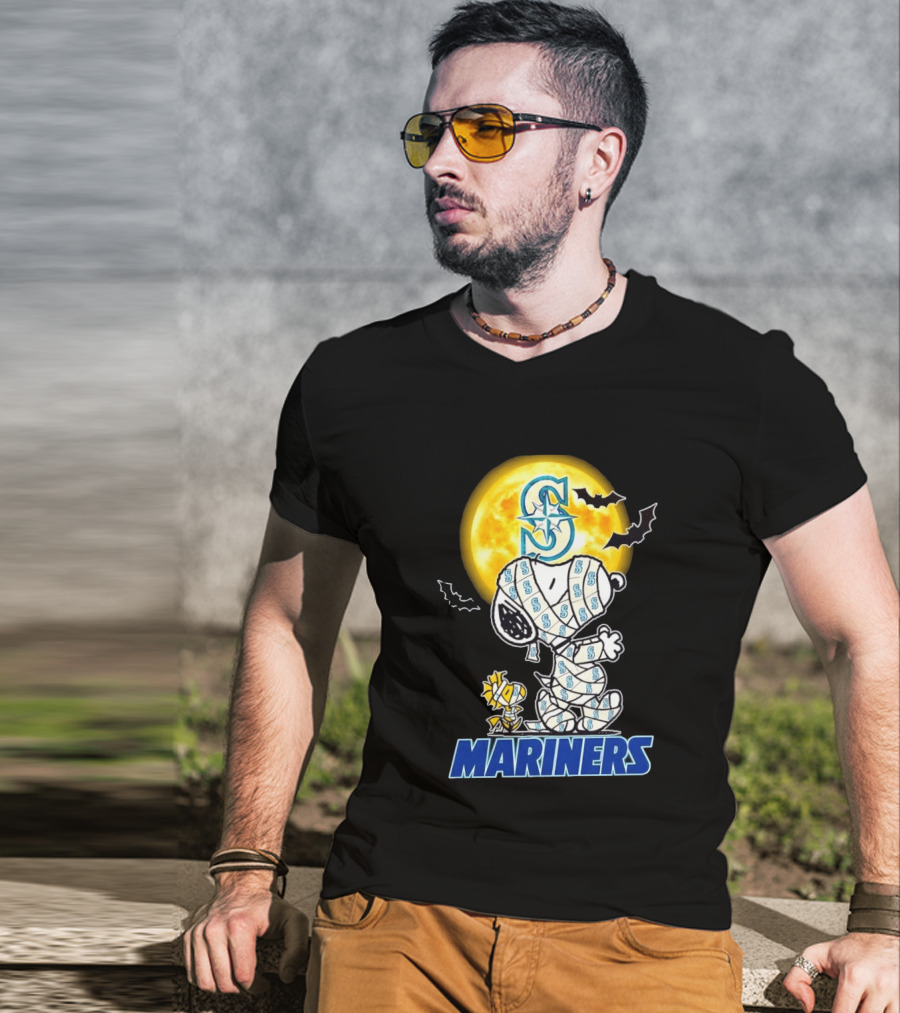 Seattle Mariners Snoopy Woodstock Halloween Mummy Cosplay Full Moon Bats T-Shirt