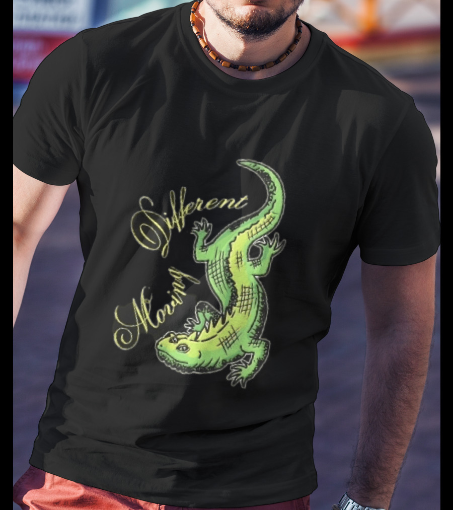 Different Moving Green Lizard Iguana Line Sketch T-Shirt