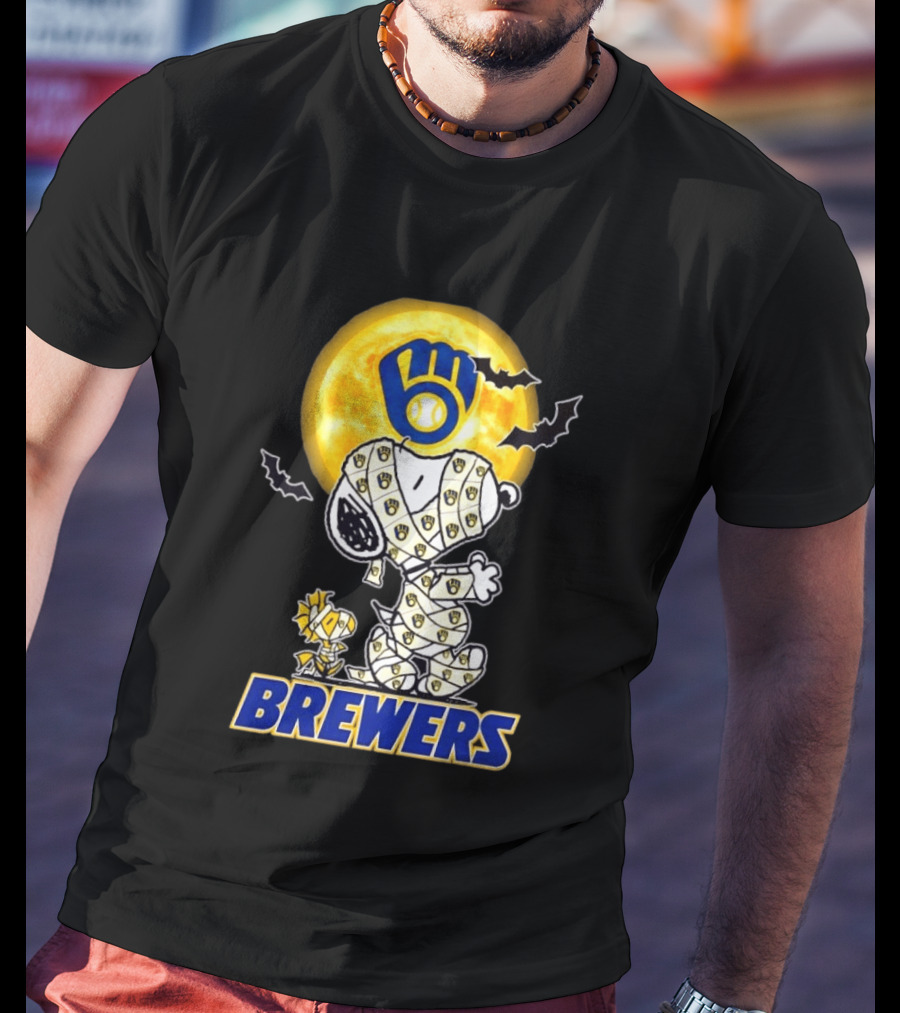Milwaukee Brewers Snoopy Woodstock Mummy Halloween Moon Bats T-Shirt