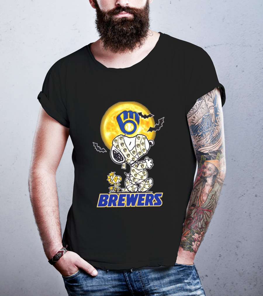 Milwaukee Brewers Snoopy Woodstock Mummy Halloween Moon Bats T-Shirt