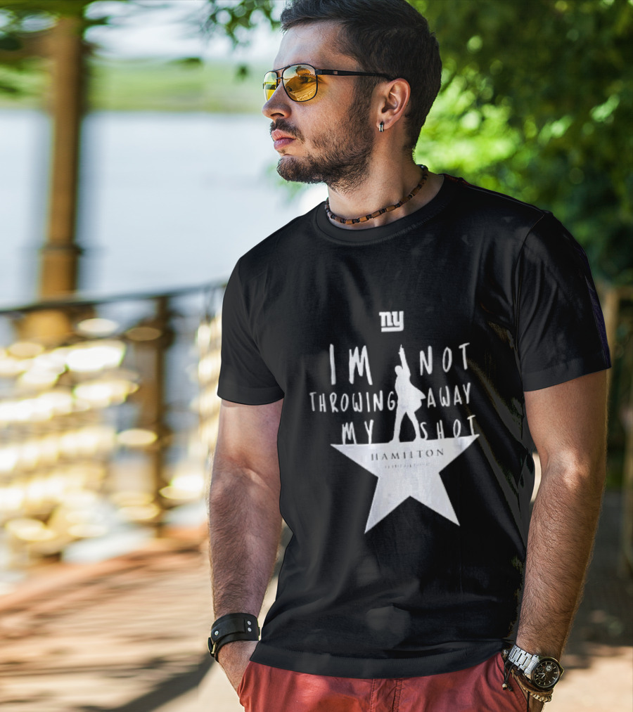 New York Giants I'm Not Throwing Away My Shot Hamilton Musical Silhouette Star T-Shirt