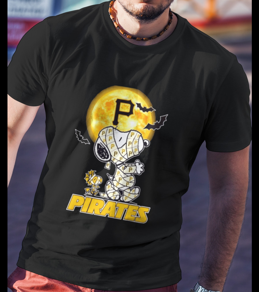 Pittsburgh Pirates Snoopy Woodstock Mummy Halloween Moon Bats T-Shirt