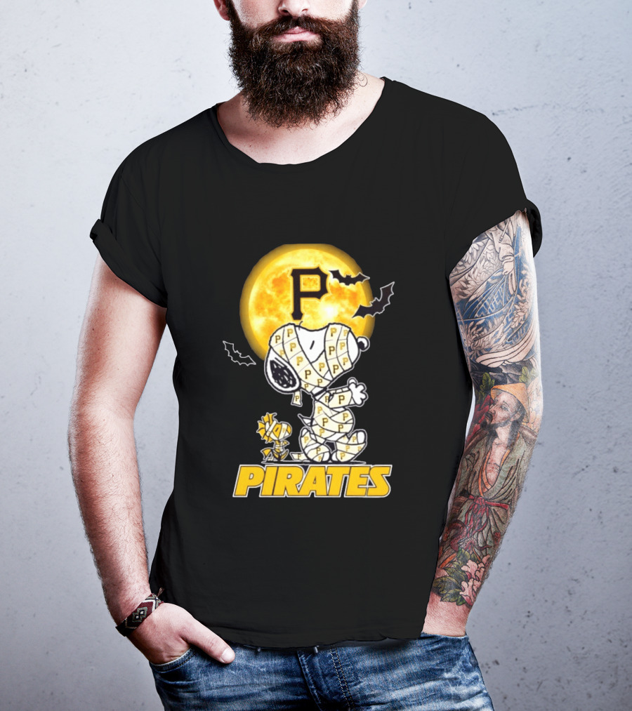 Pittsburgh Pirates Snoopy Woodstock Mummy Halloween Moon Bats T-Shirt