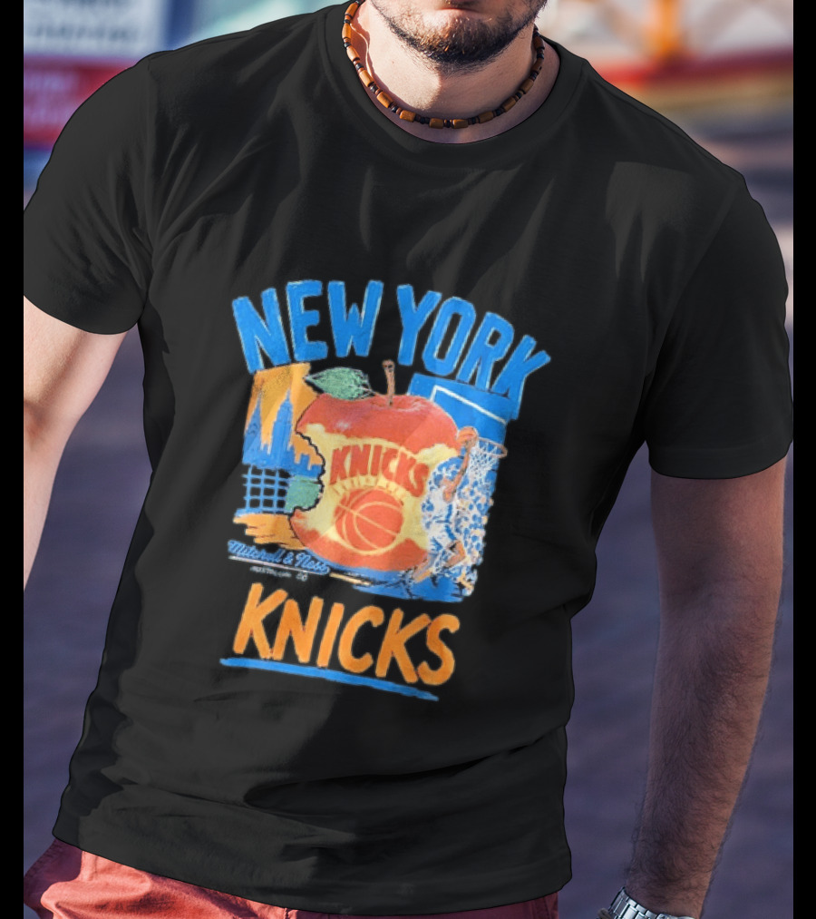 Mitchell & Ness New York Knicks Basketball Big Apple City Skyline T-Shirt