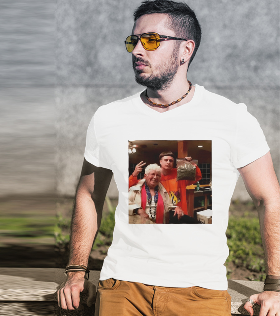 Oliver Tree Peace Sign Grandma Holding Bag T-Shirt