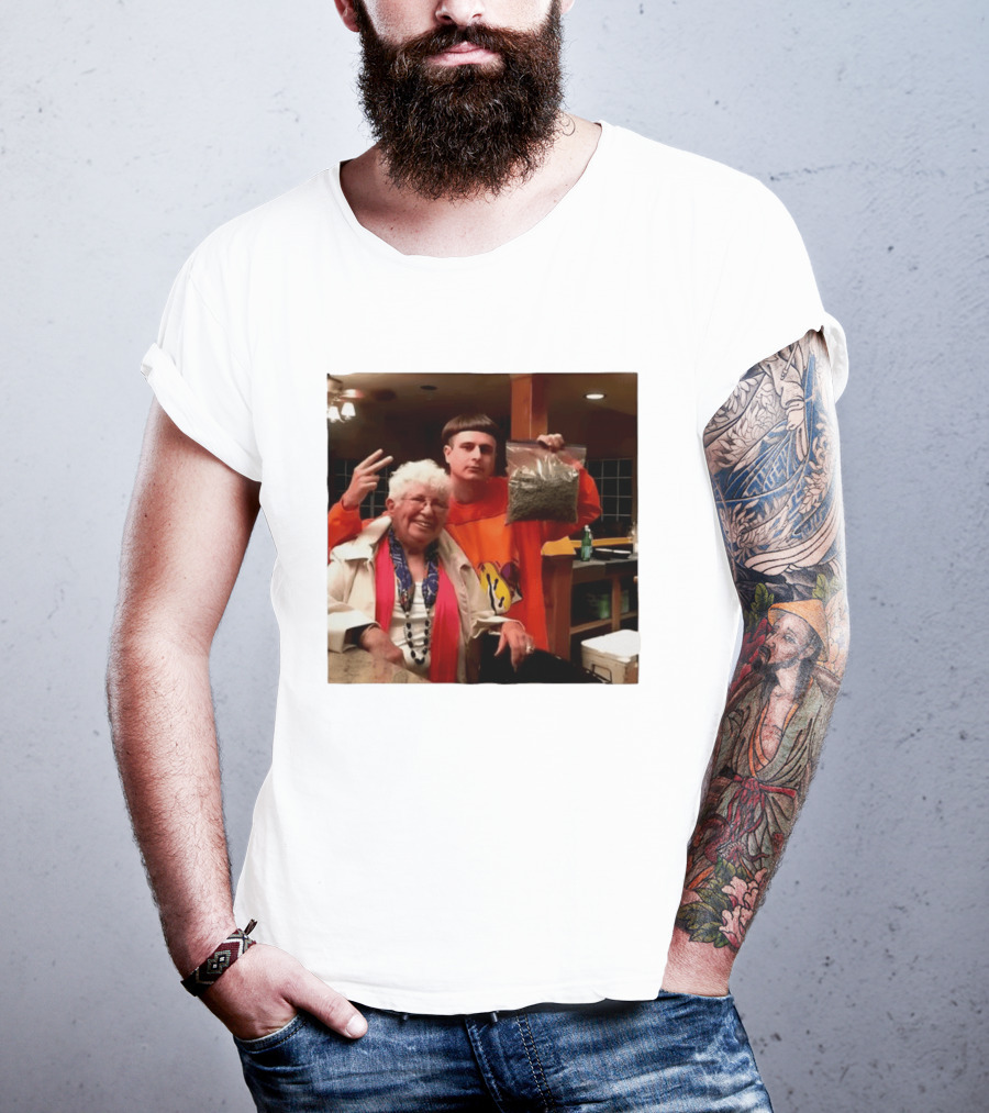 Oliver Tree Peace Sign Grandma Holding Bag T-Shirt