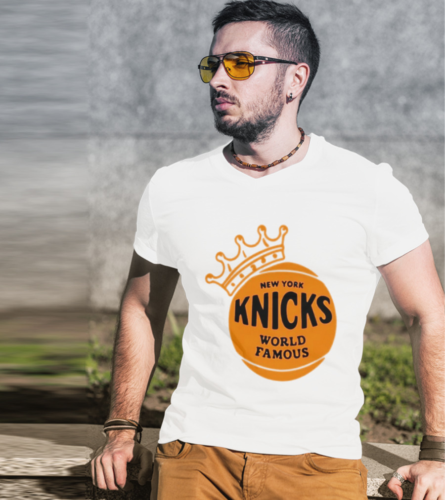 New York Knicks NBA Basketball World Famous Crown T-Shirt