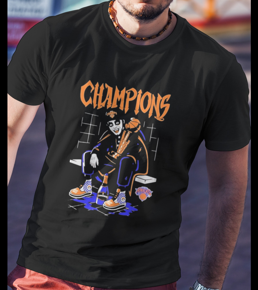 New York Knicks Evil Clown Winning Trophy And Champagne T-Shirt