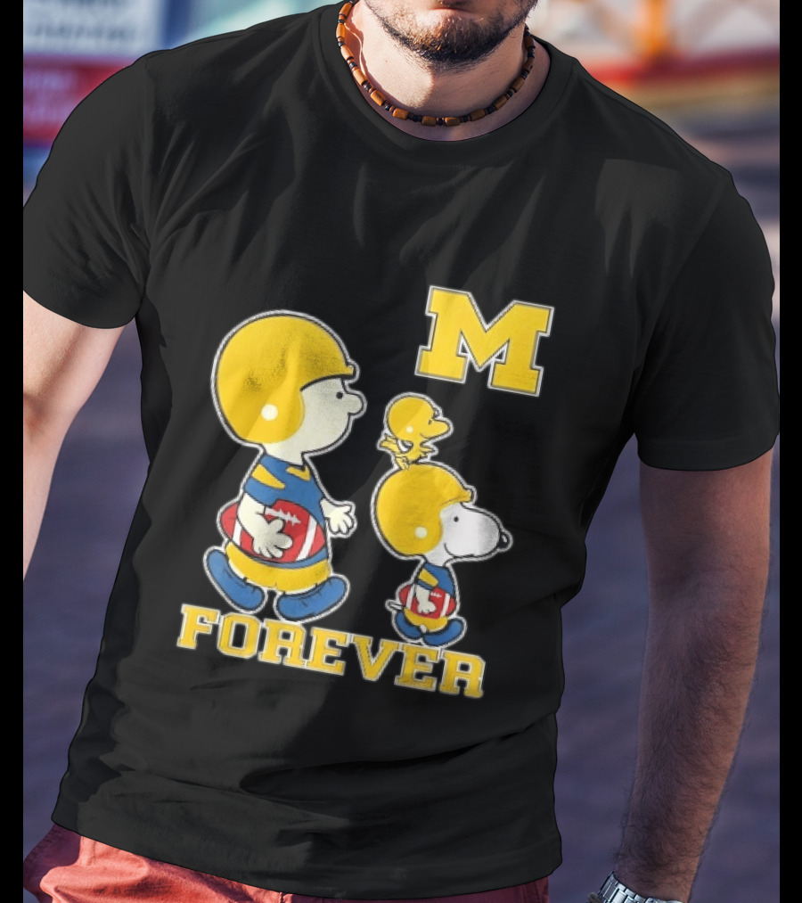 Peanuts Forever Michigan Wolverines M Football Charlie Brown Snoopy Woodstock T-Shirt