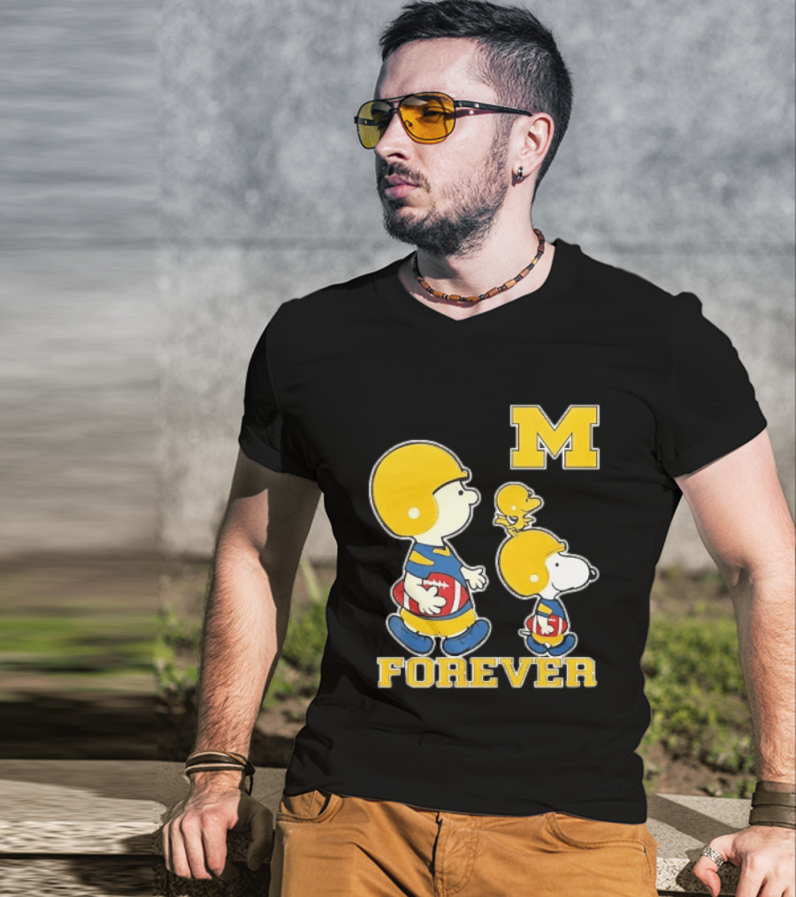 Peanuts Forever Michigan Wolverines M Football Charlie Brown Snoopy Woodstock T-Shirt