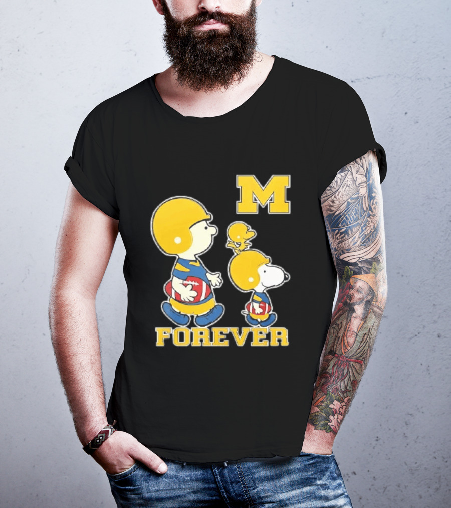 Peanuts Forever Michigan Wolverines M Football Charlie Brown Snoopy Woodstock T-Shirt