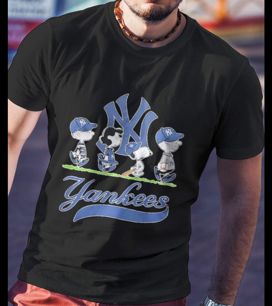 Peanuts Gang Yankees NY Vintage Baseball Characters T-Shirt