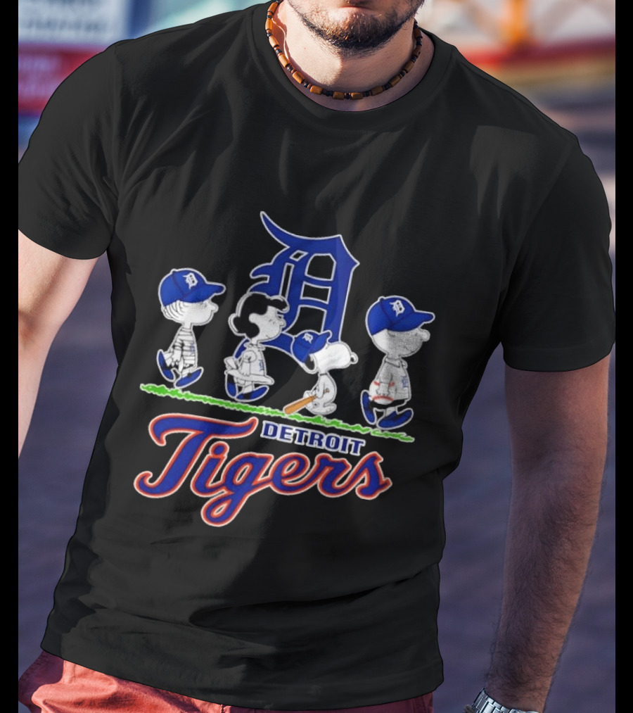 Peanuts Gang Detroit Tigers MLB Collaboration Snoopy Woodstock Baseball Team T-Shirt