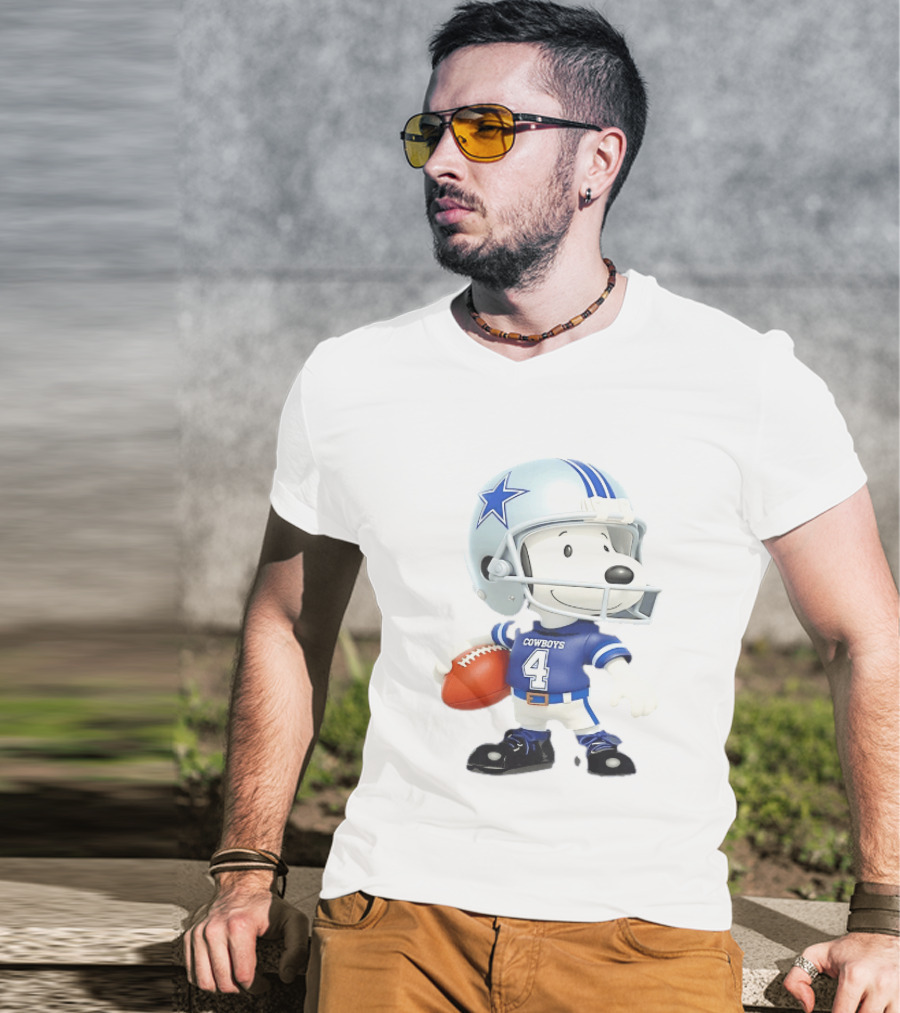 Peanuts Snoopy Cowboys Football Player 4 Helmet Dallas Fan Gear T-Shirt