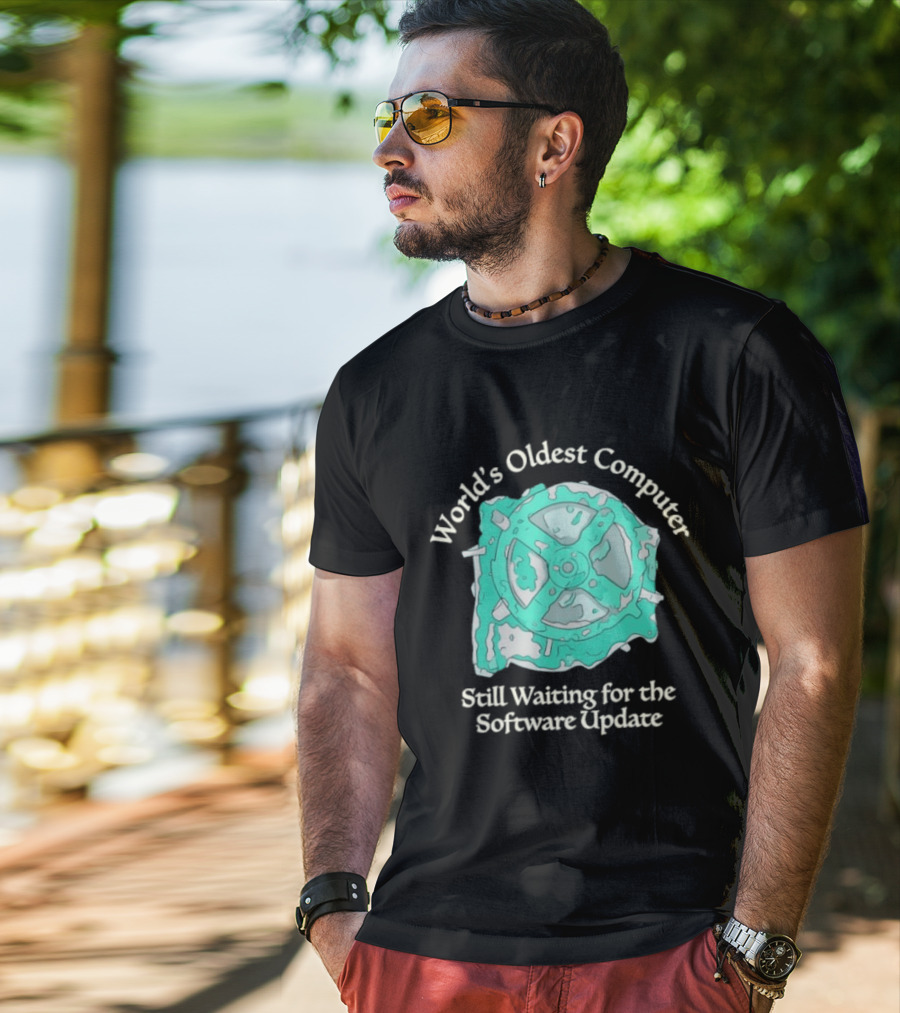 Antikythera Mechanism World's Oldest Computer Still Waiting For The Software Update T-Shirt