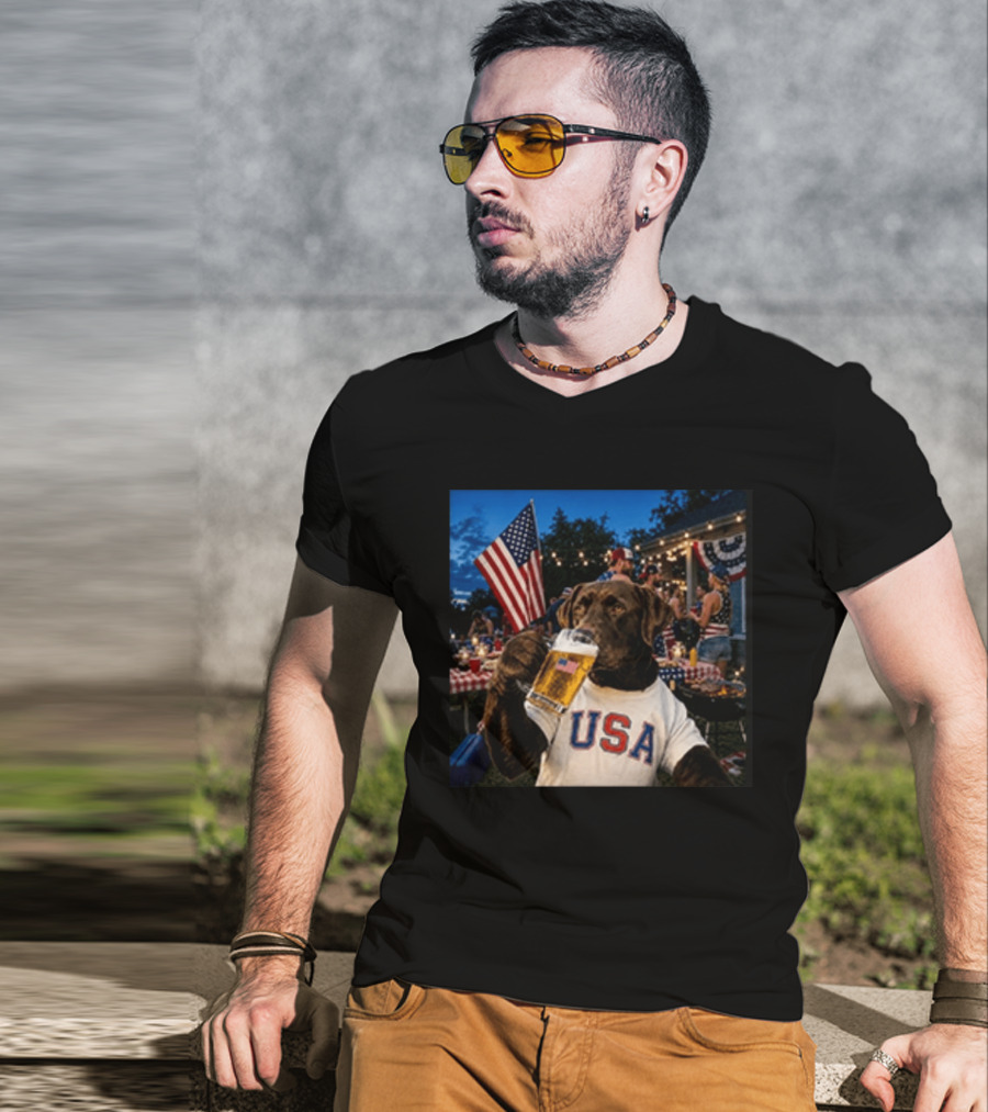 USA Chocolate Lab Drinking Beer American Flag 4th Of July Dog T-Shirt
