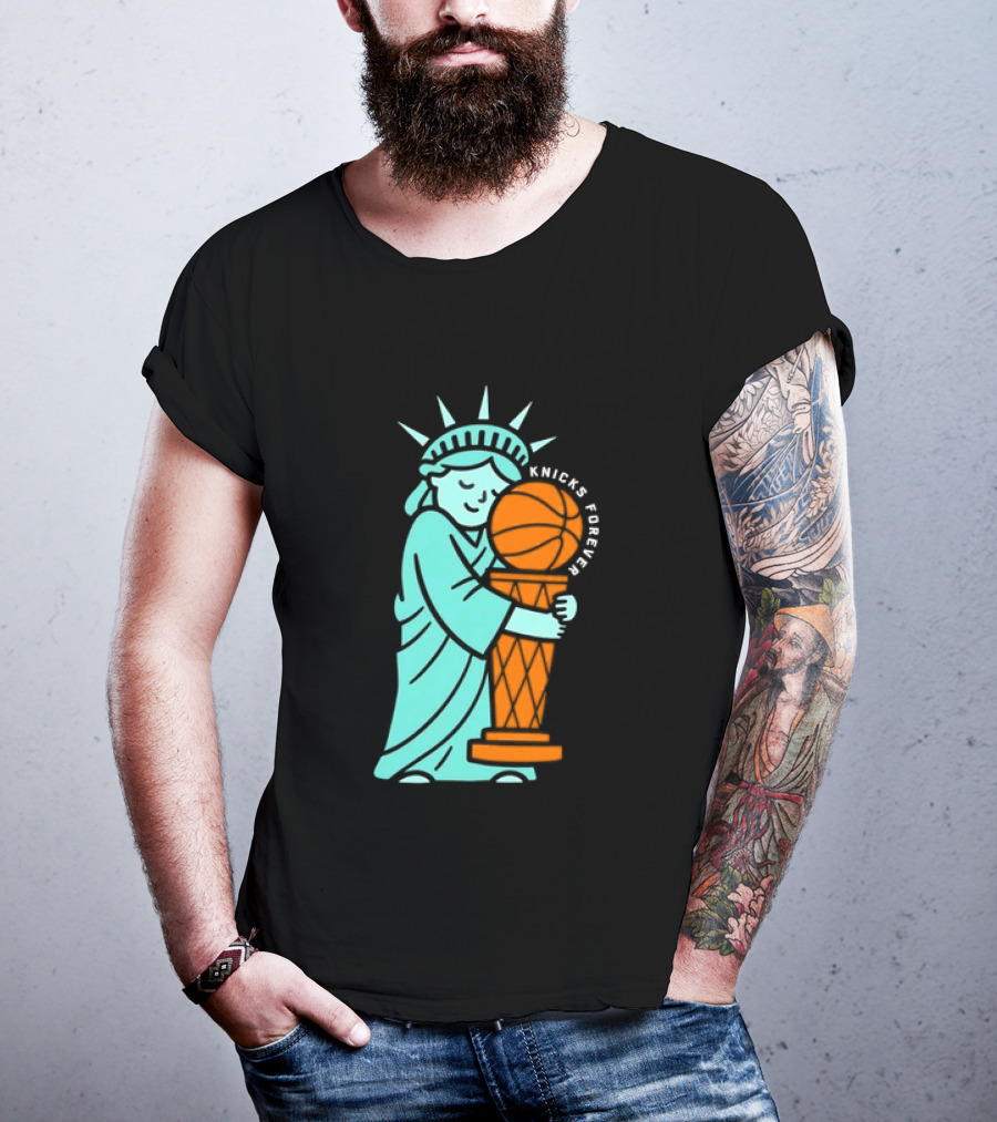 Statue Of Liberty Hug Larry O'Brien Trophy Knicks Forever T-Shirt