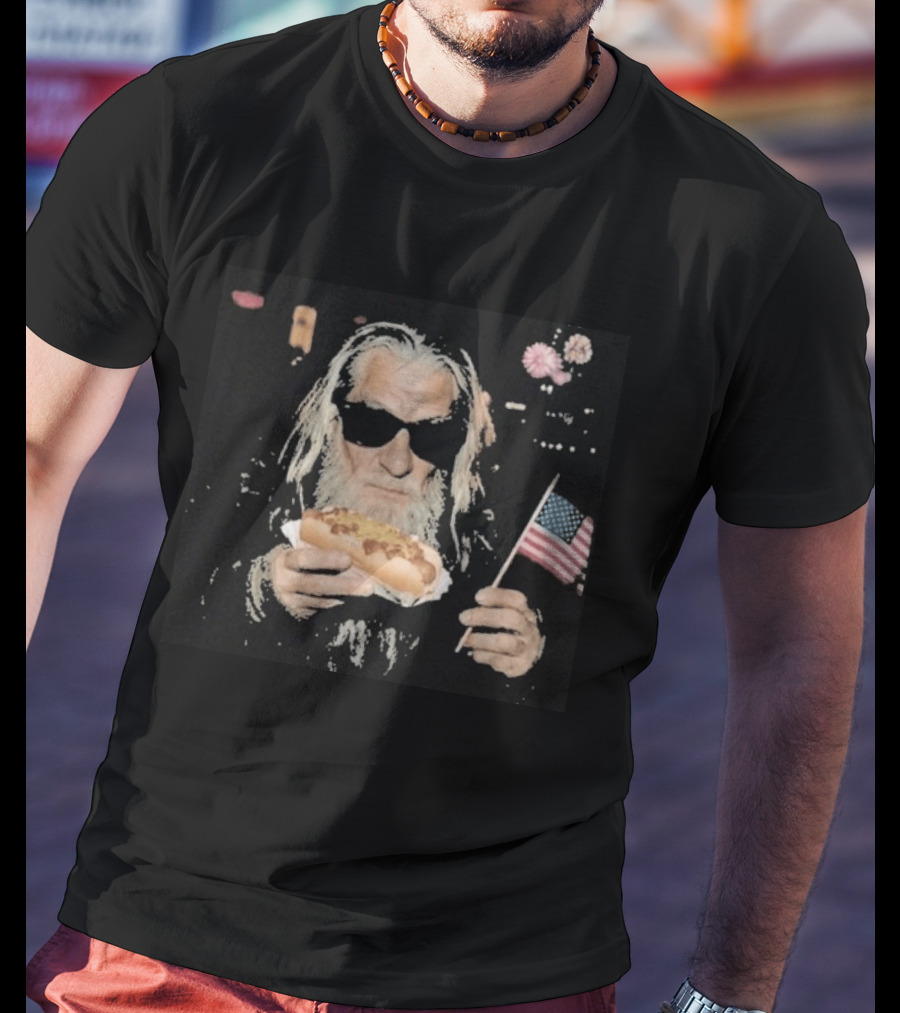 Hot Dog Wizard Holding American Flag Celebrating 4th Of July 2026 T-Shirt