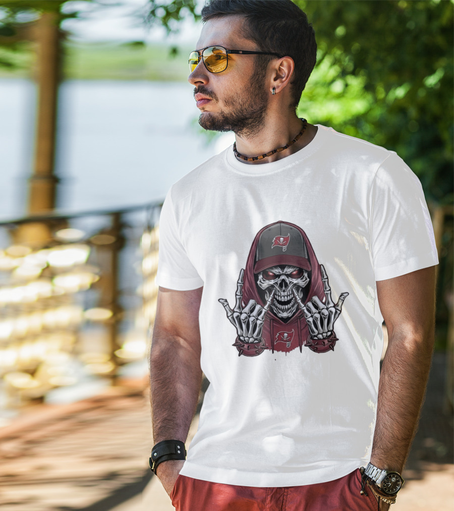 Buccaneers Skeleton Rock On Pirate T-Shirt