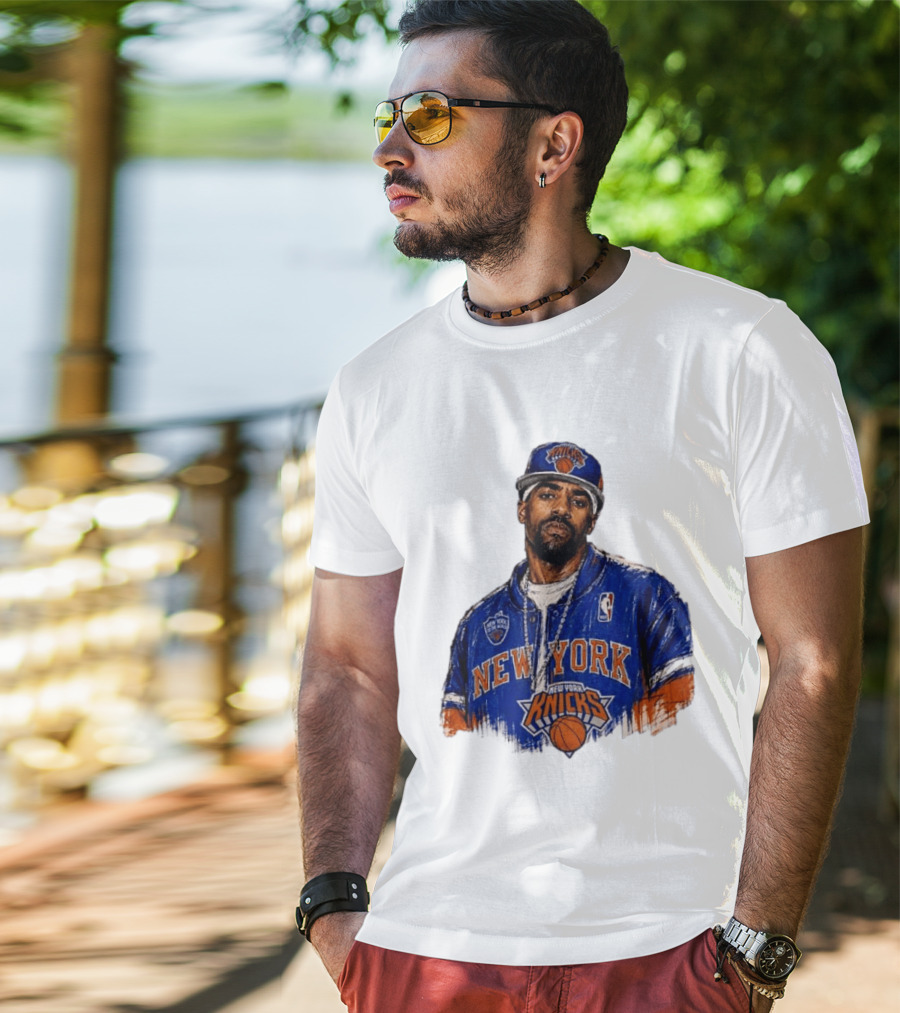Kyrie Irving New York Knicks New Yorks Finest To The World Manhattan Knicks T-Shirt