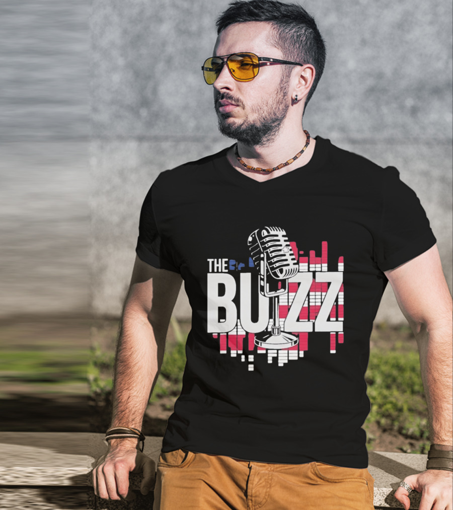 Podcast The Buzz Microphone T-Shirt