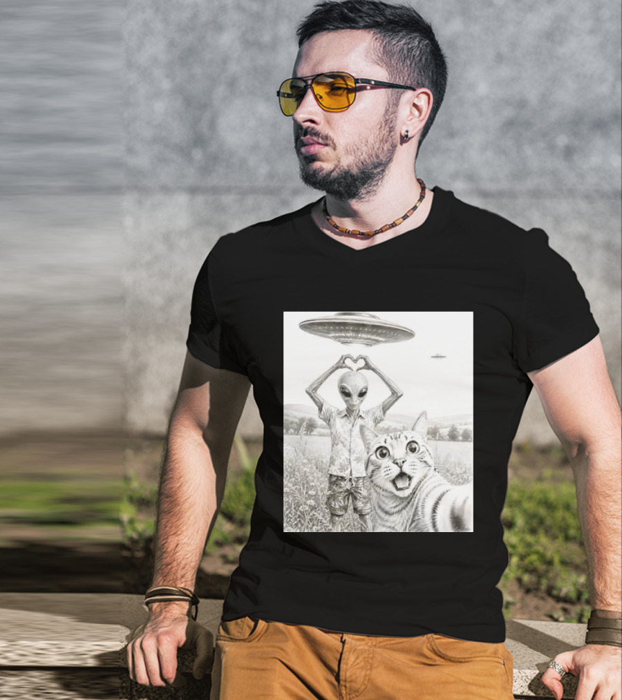 Alien And Cat Selfie UFO Extraterrestrial Meadow Scene T-Shirt