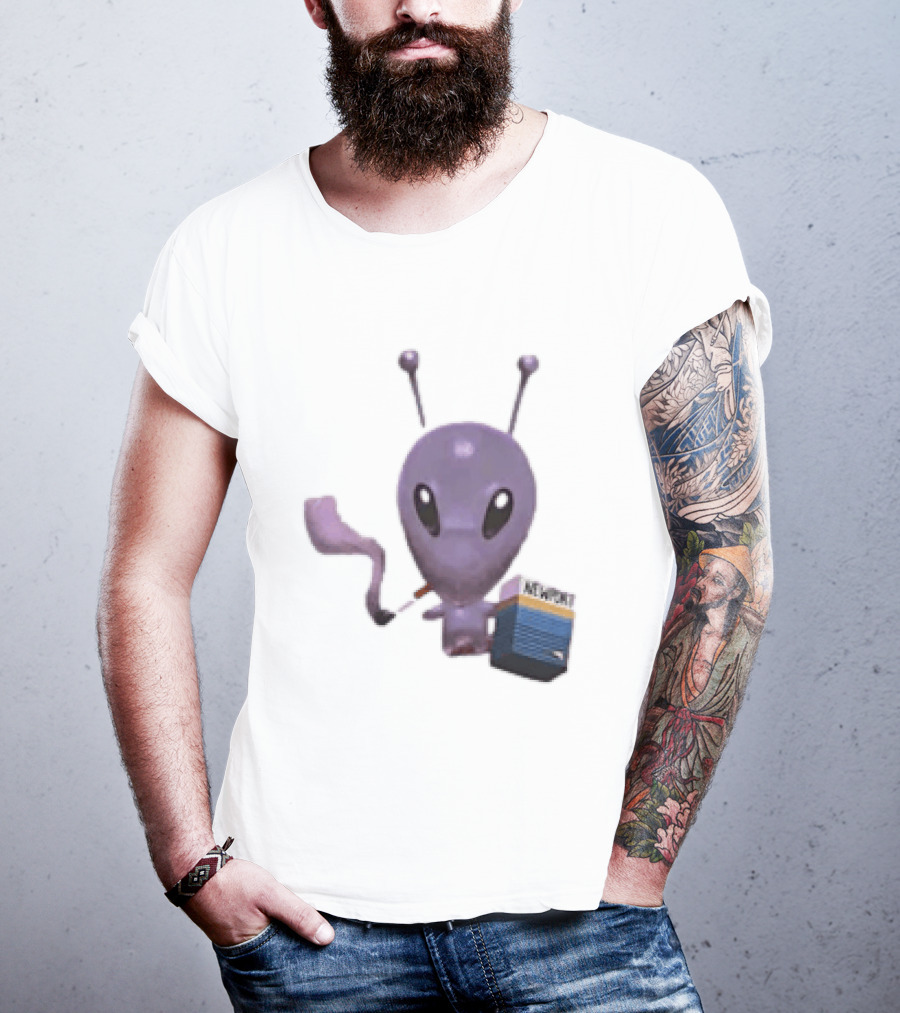 Alien Holding Newport Cigarette Pack Smoking Space Travel T-Shirt