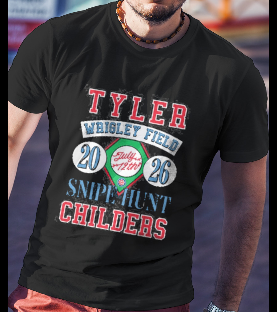 Tyler Childers Wrigley Field July 12th 2026 Chicago Cubs Sniff Hunt T-Shirt