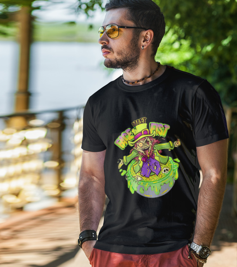 Face Meet Fist Leprechaun St Patrick's Day Cauldron Green Slime Skull T-Shirt