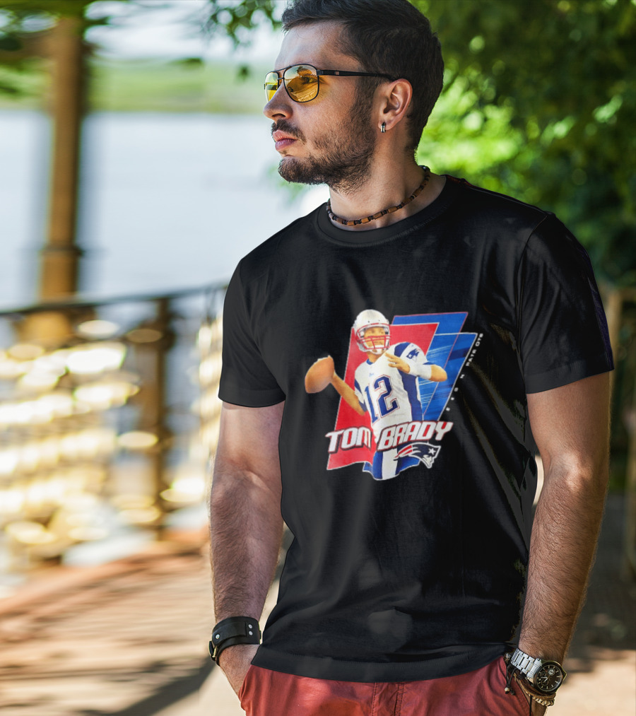 New England Patriots Tom Brady 12 Football Quarterback Iconic Action Pose T-Shirt