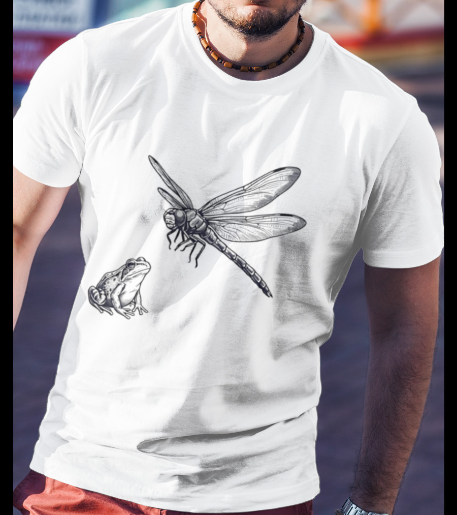 Dragonfly And Frog Wildlife Biology Enthusiasts Nature Lovers T-Shirt
