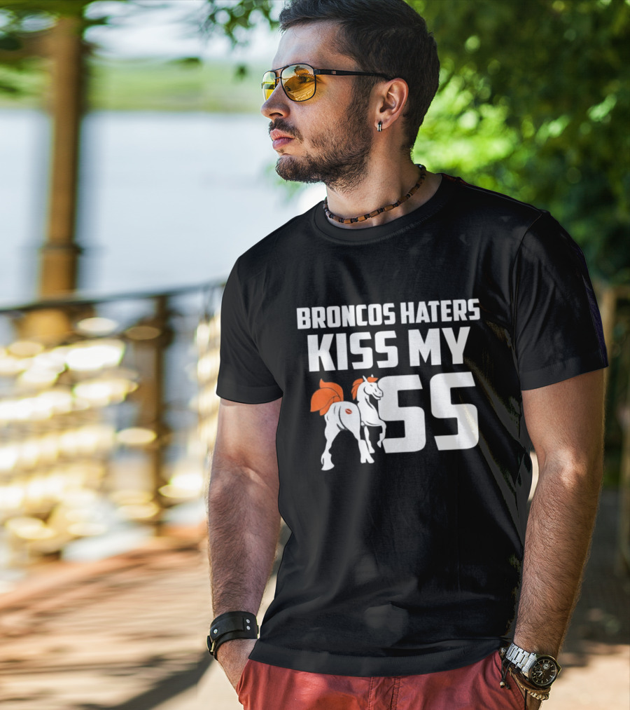 Broncos Haters Kiss My SS Horse And Lip Print T-Shirt