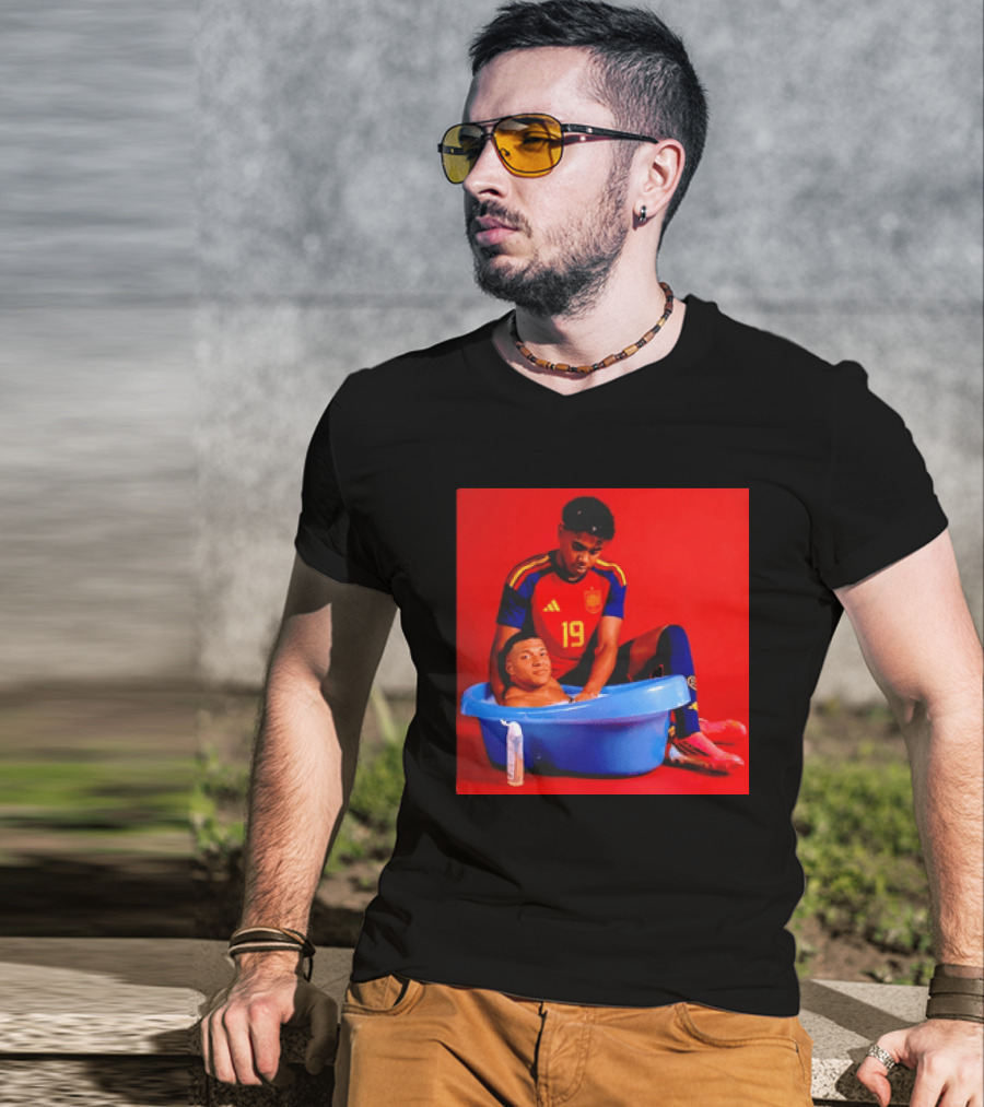 Kylian Mbappe Lamine Yamal Spain Soccer Bath Comedy Scene T-Shirt