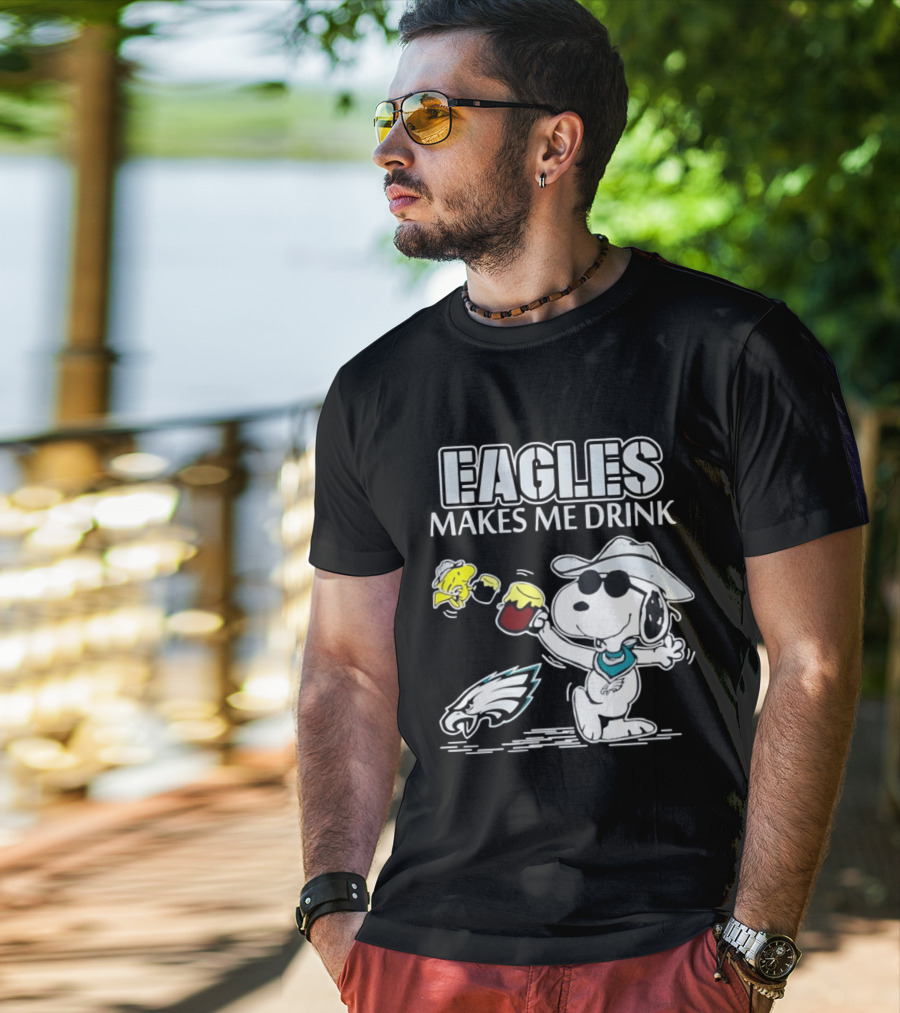 Eagles Makes Me Drink Snoopy Woodstock Philadelphia Football T-Shirt