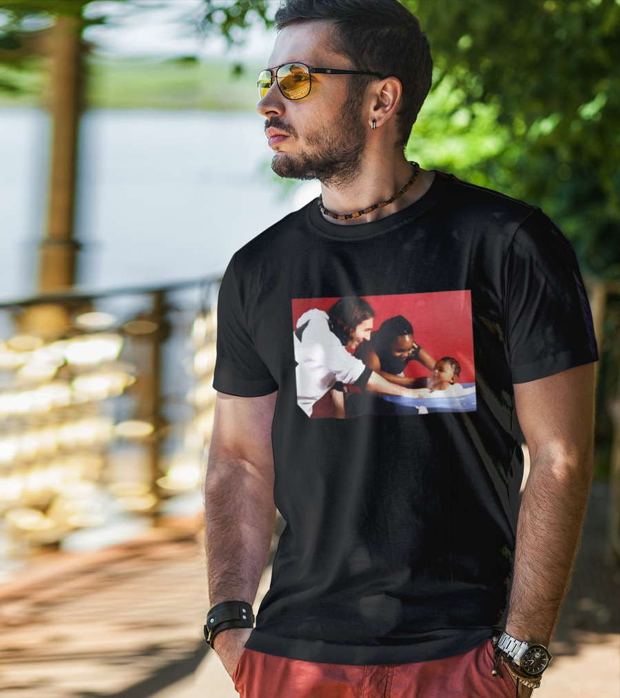 Lionel Messi Bathes Baby Lamine Yamal Legendary Blessing Football Moment T-Shirt