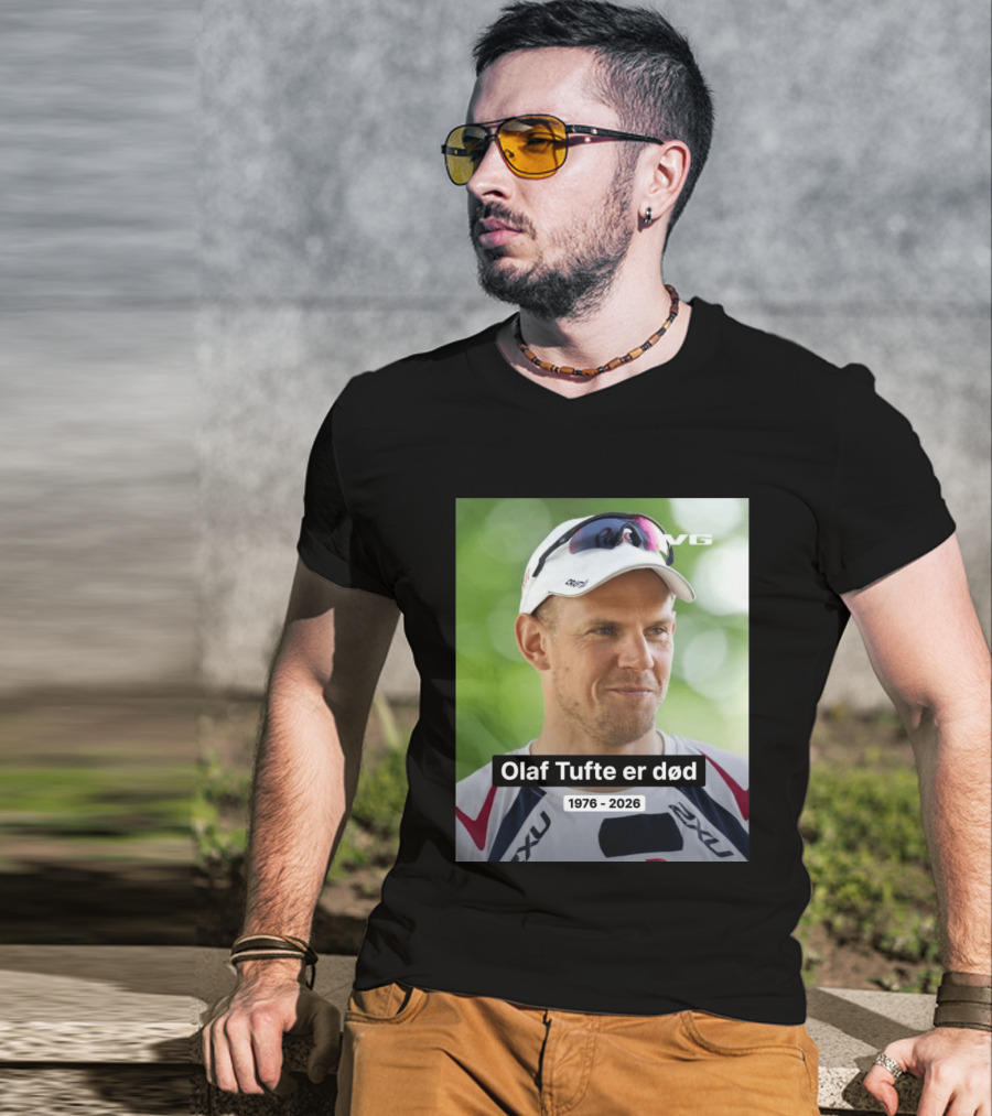 Olaf Tufte Er Død 1976 2026 VG 2XU T-Shirt