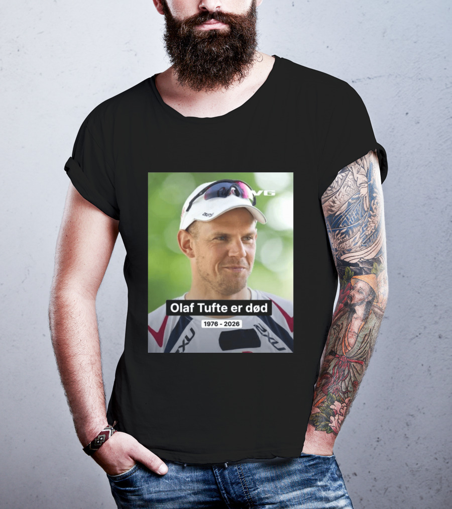 Olaf Tufte Er Død 1976 2026 VG 2XU T-Shirt