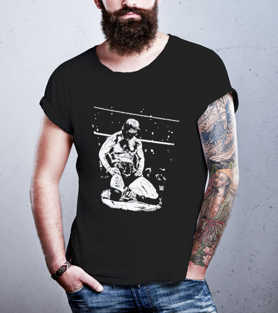 Rey Mysterio WWE Kneeling Pose Iconic Wrestler Image T-Shirt