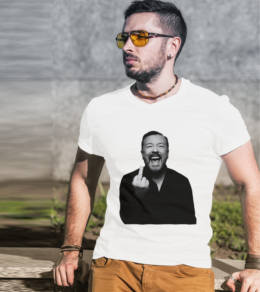 Anh Ricky Gervais Laughing Middle Finger Gesture T-Shirt