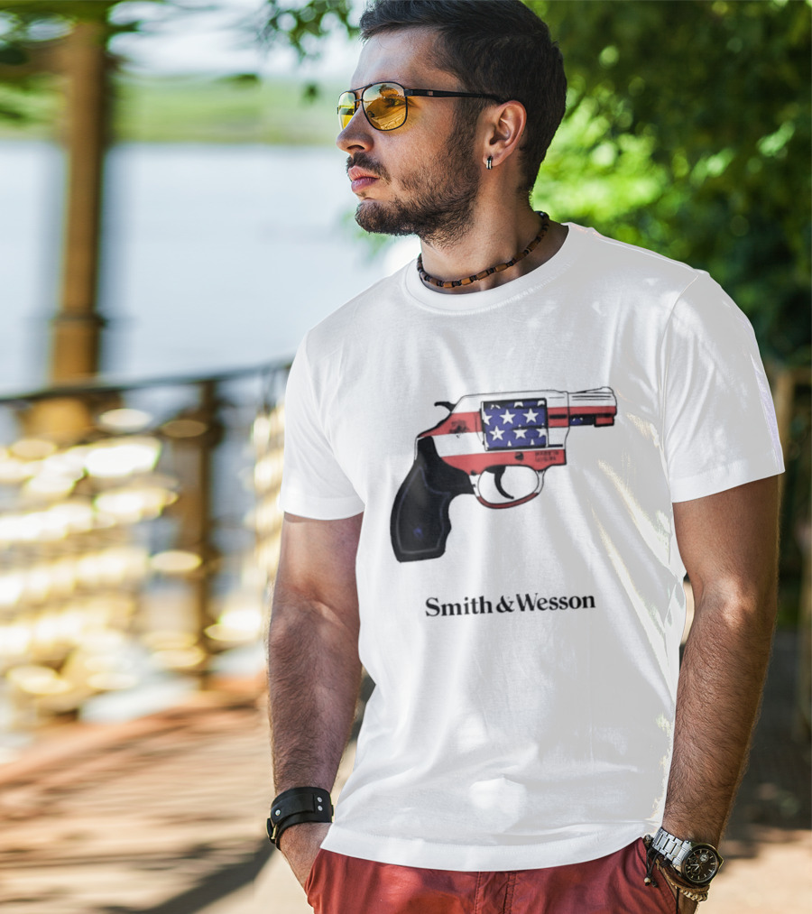 Smith And Wesson American Flag Revolver Firearm T-Shirt