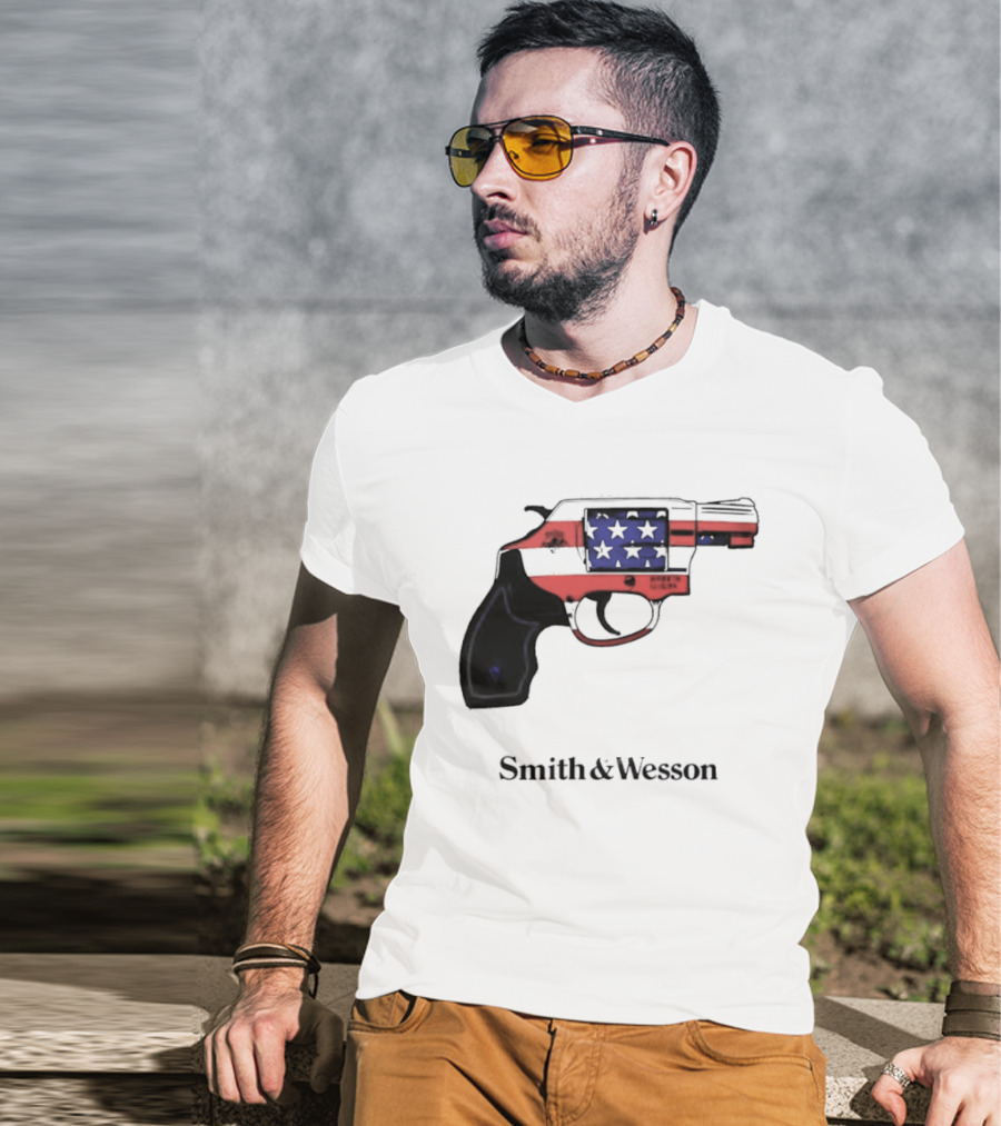 Smith And Wesson American Flag Revolver Firearm T-Shirt