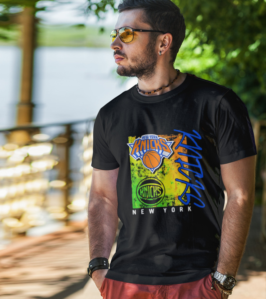 New York Knicks Distressed Basketball Retro Style NBA Fan Favorite T-Shirt