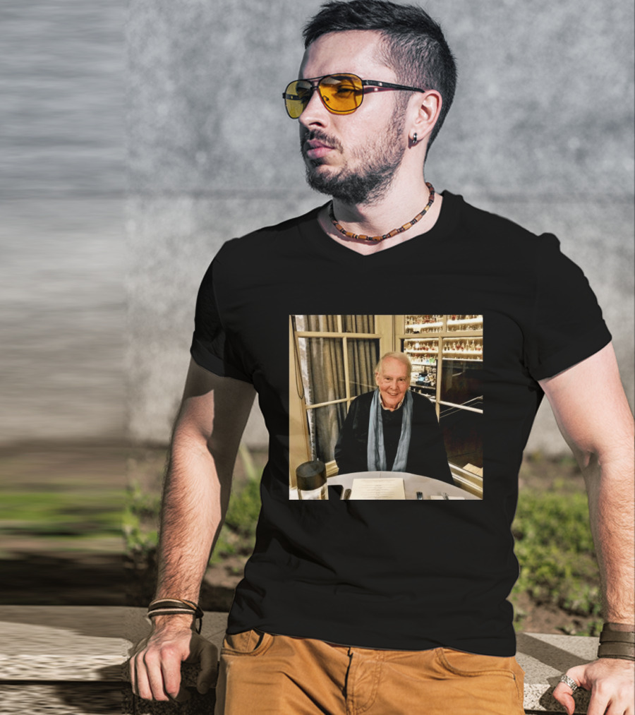 I Don't Know Who This Is. T-Shirt