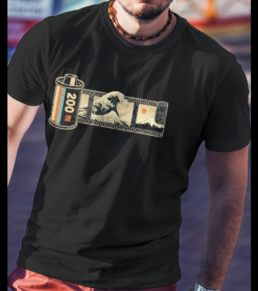 The Great Wave Off Kanagawa Film Roll 200 Vintage Japanese T-Shirt