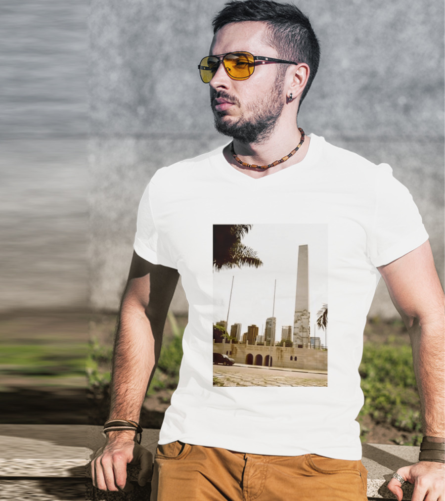 Obelisco Do Ibirapuera M M D C Viveram Pouco Para Morrer Bem Morreram Jovens Historical Monument São Paulo Brazil T-Shirt